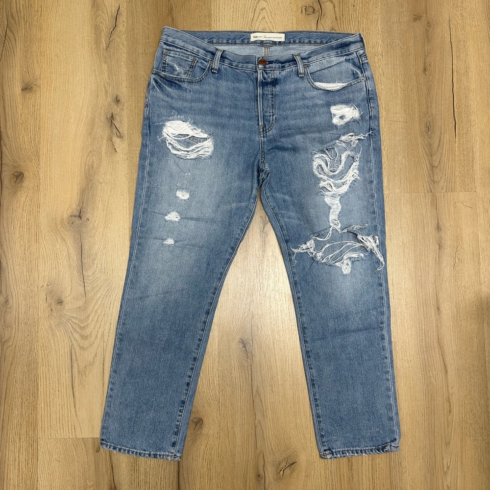 GAP Women’s Relaxed Boyfriend Distressed Jeans